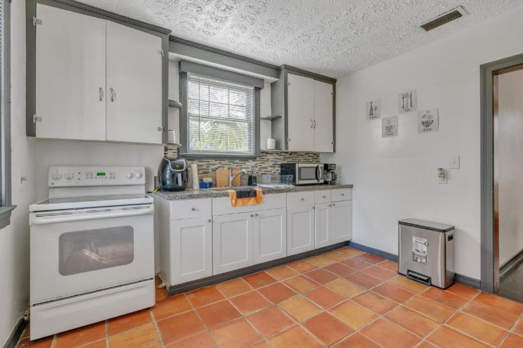 Comfy Pet Friendly Home In Jacksonville Mins To Downtown'S Екстериор снимка